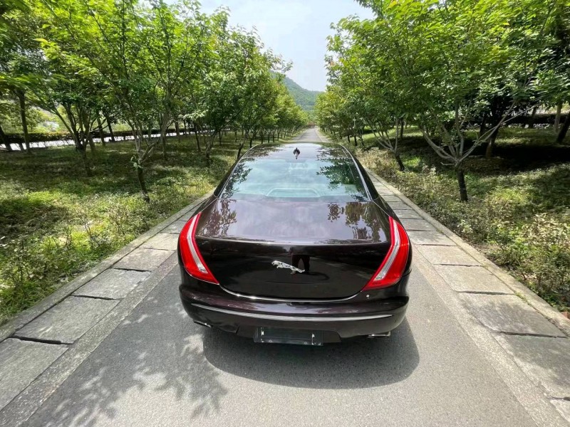 紹興13年捷豹XJ3