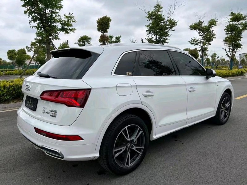 鹽城19年奧迪Q54