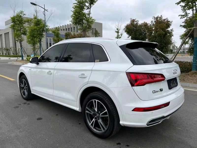 鹽城19年奧迪Q58