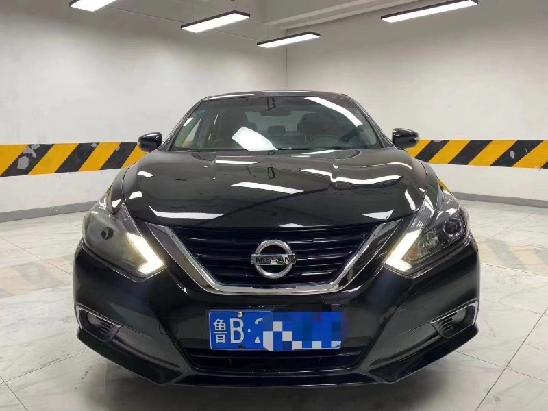 成都17年日產天籟8