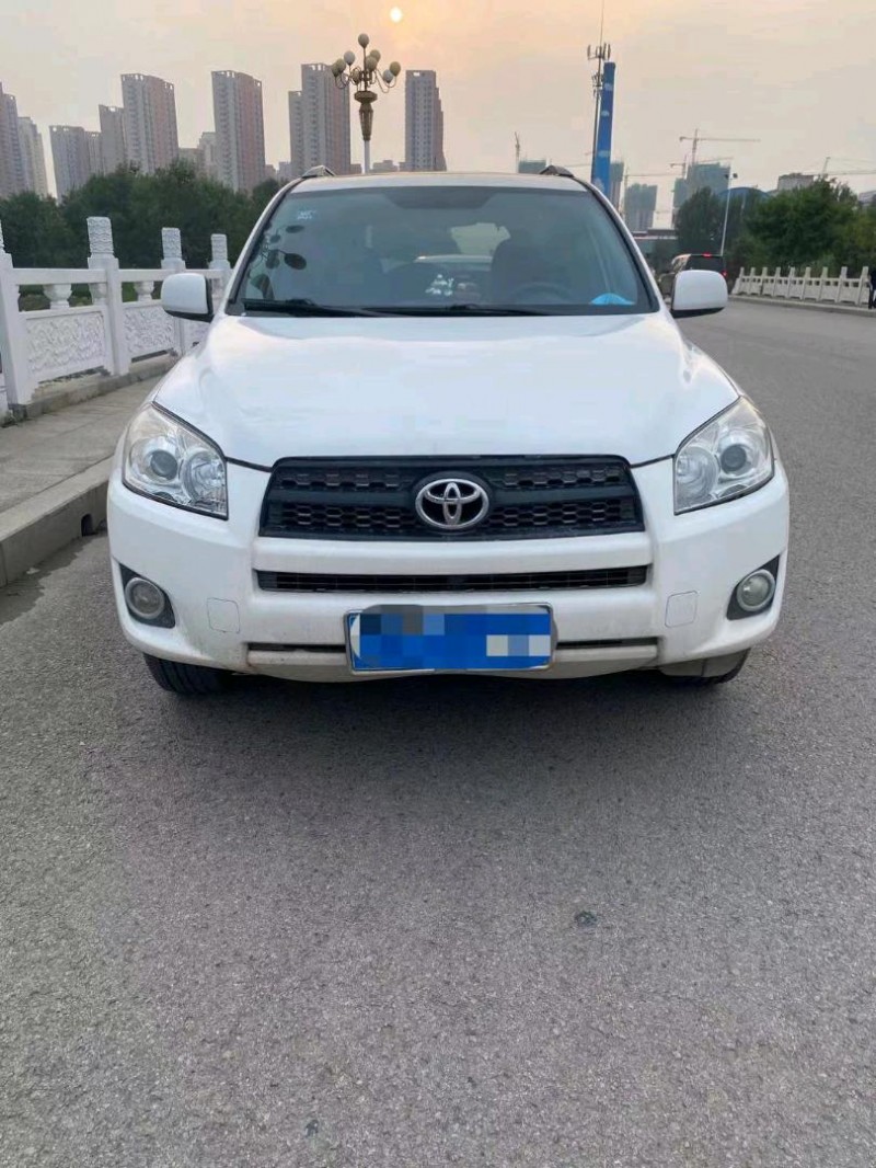 唐山11年豐田RAV48