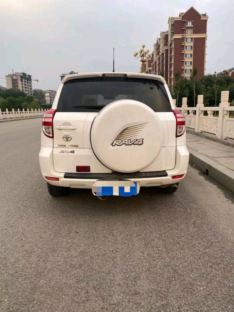 唐山11年豐田RAV45