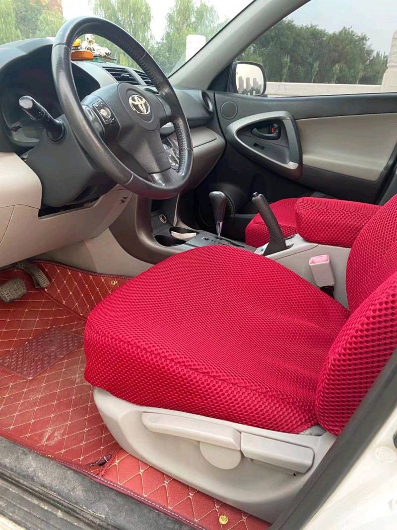 唐山11年豐田RAV42