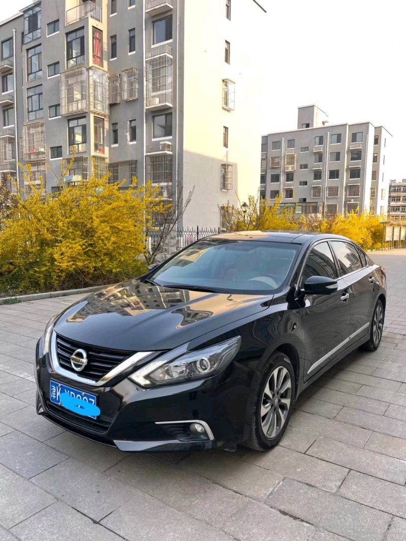 唐山16年日產天籟8