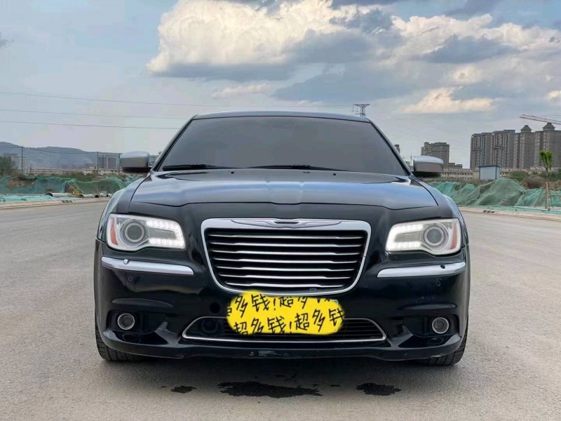 武威13年克萊斯勒300C1