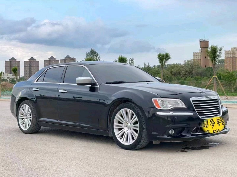 武威13年克萊斯勒300C6
