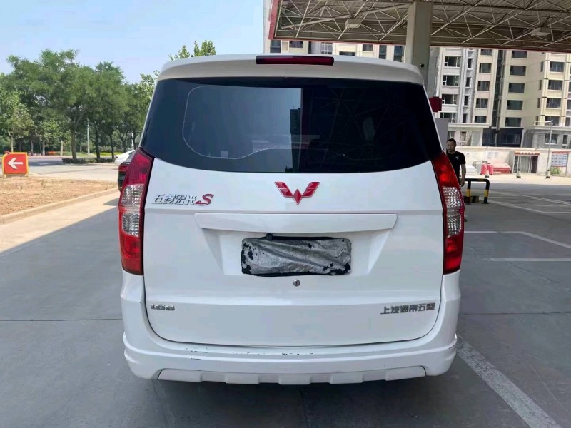 保定16年五菱汽車宏光6
