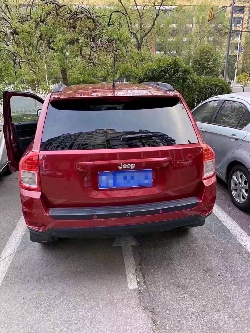 錦州12年Jeep指南者1