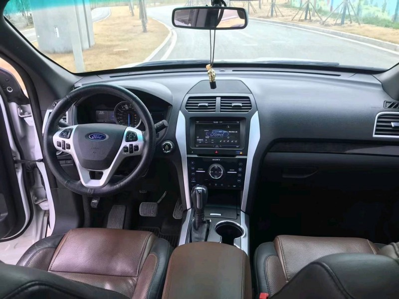 青岛14年福特探险者3