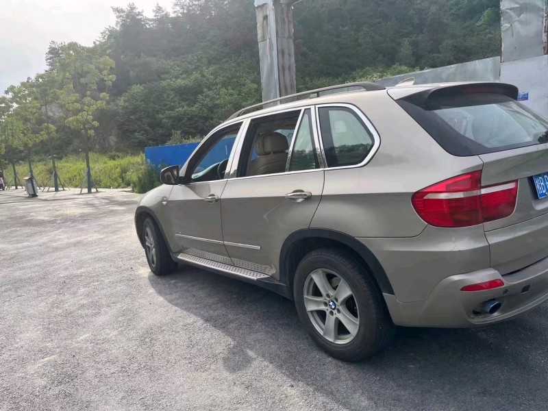 北京09年宝马X58