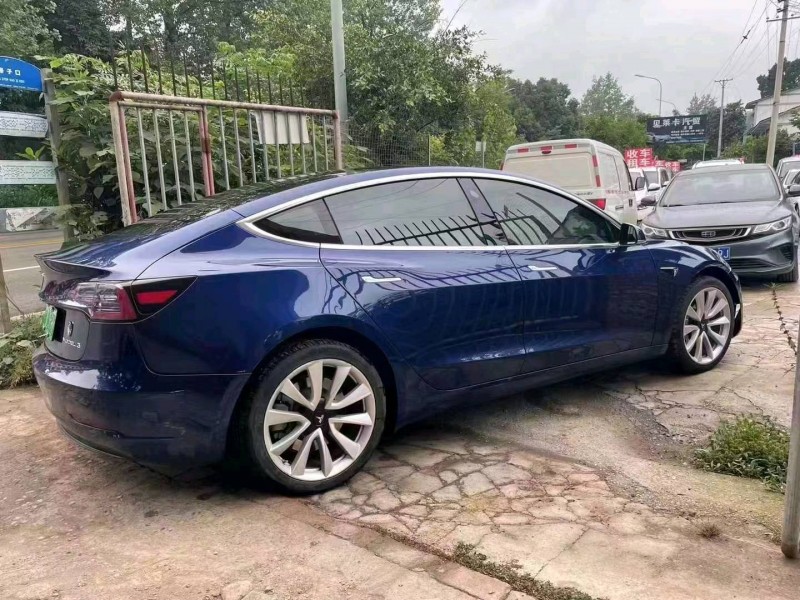 重慶20年特斯拉MODEL 39