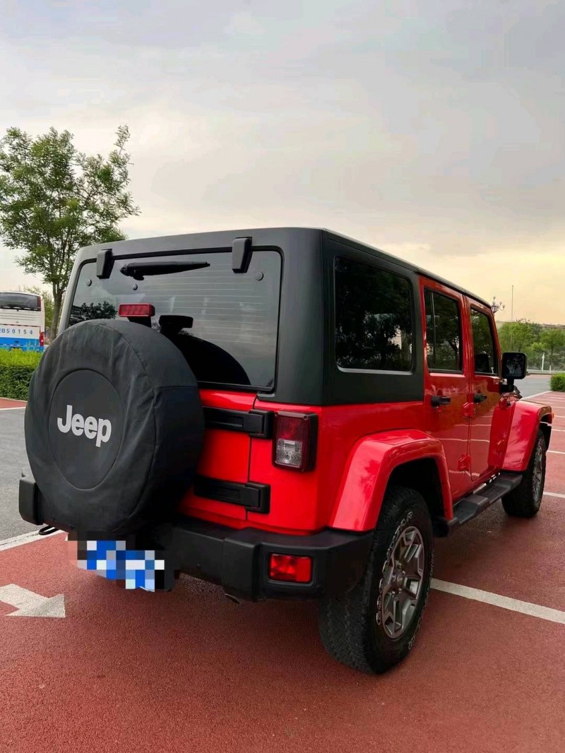 鄂爾多斯13年Jeep牧馬人5