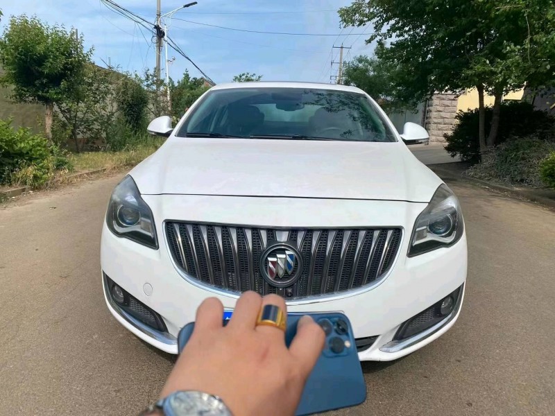 青岛14年别克君威1