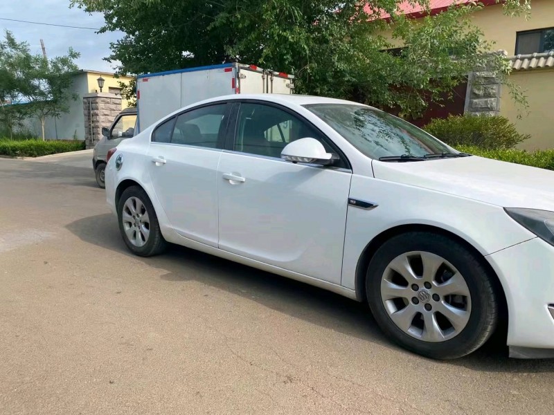 青岛14年别克君威5