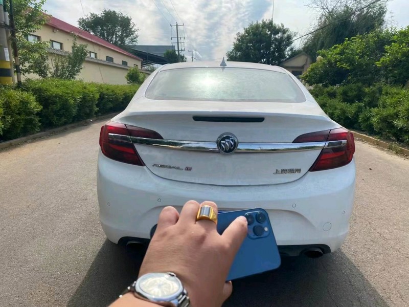 青岛14年别克君威9