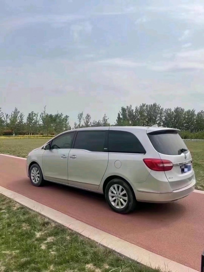 青岛16年别克GL83