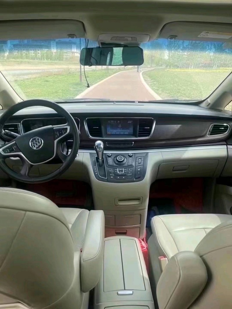 青岛16年别克GL85