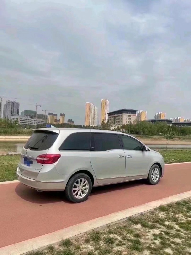 青岛16年别克GL88