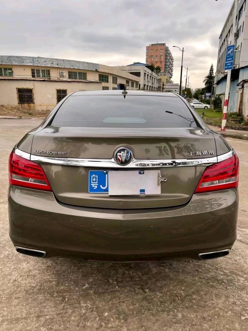 江门15年别克君越8