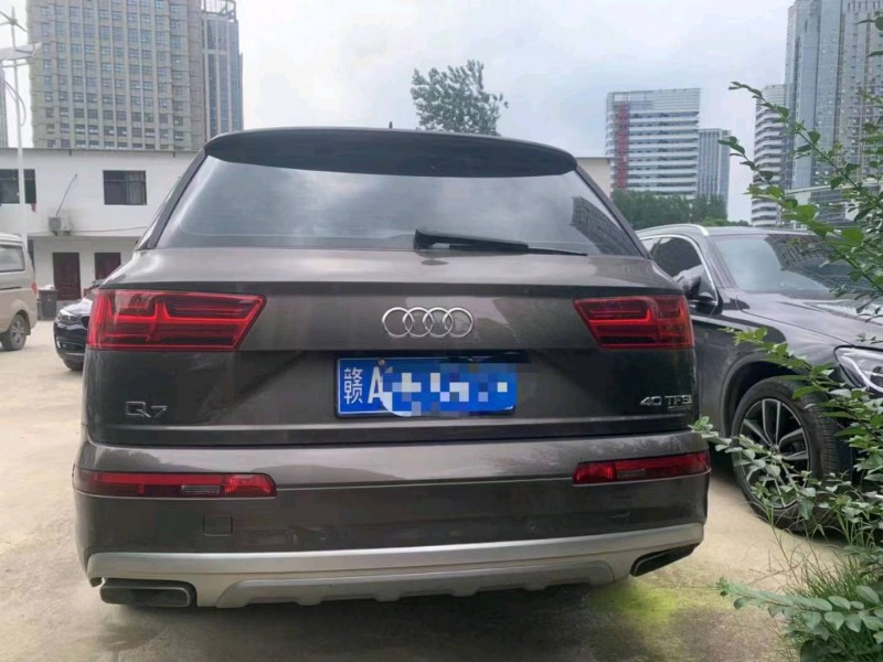 景德鎮17年奧迪Q73