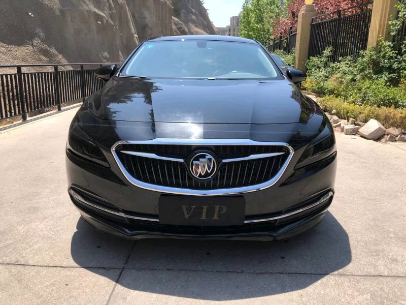 青岛18年别克君越9