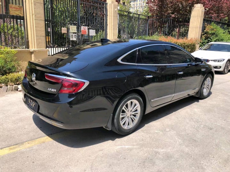 青岛18年别克君越3