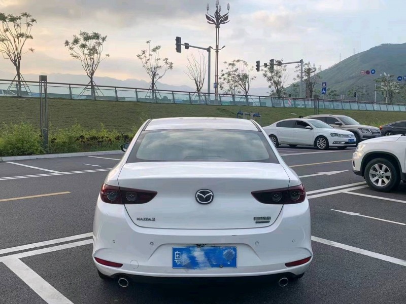 廣州20年馬自達昂克賽拉8