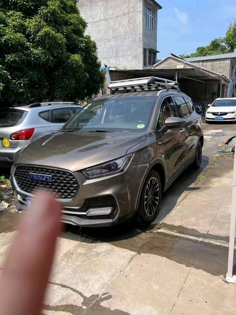 紹興18年君馬汽車S702