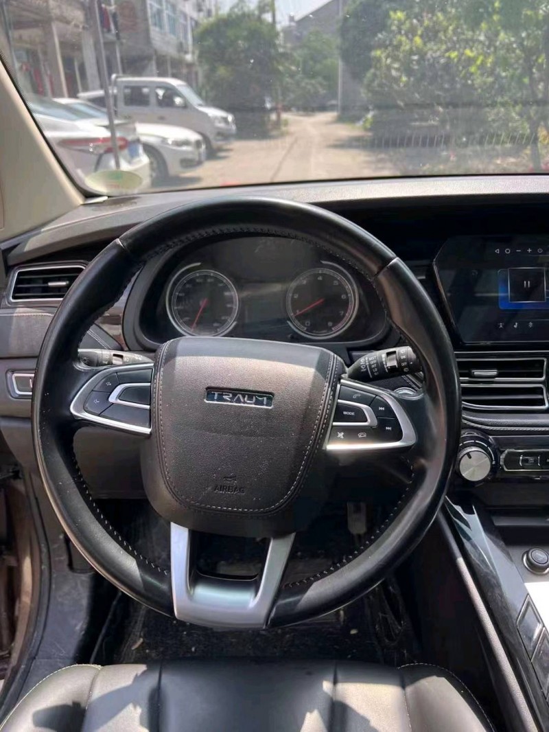 紹興18年君馬汽車S705
