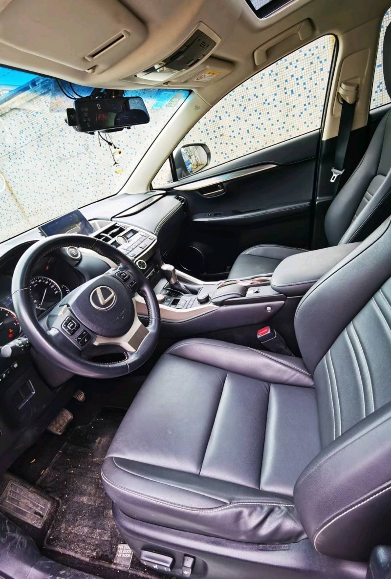 东莞16年雷克萨斯NX6