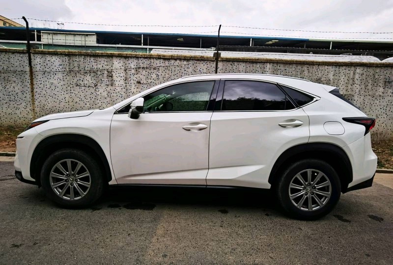 东莞16年雷克萨斯NX2