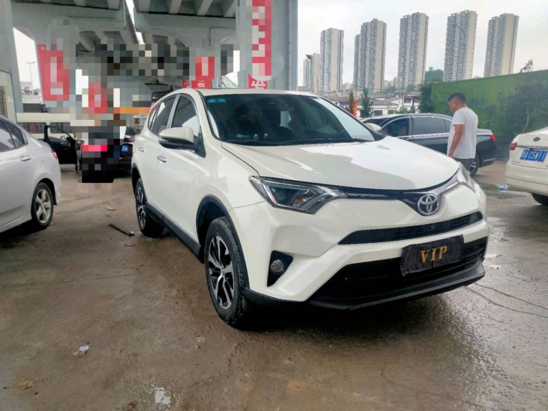 安順18年豐田RAV45