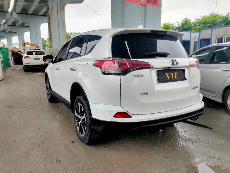 安順18年豐田RAV46