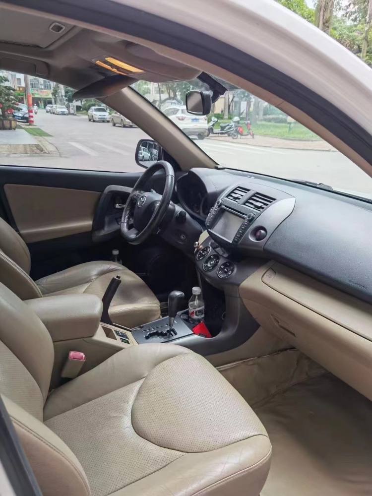 南寧13年豐田RAV4榮放2