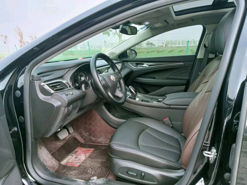 徐州20年别克君越4