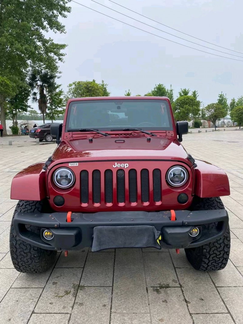 宜昌13年Jeep牧馬人8