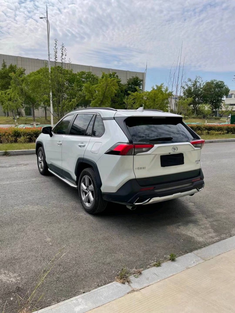 宿迁21年丰田RAV43