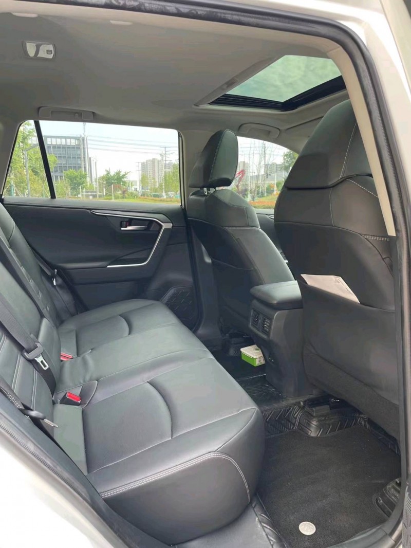 宿迁21年丰田RAV44