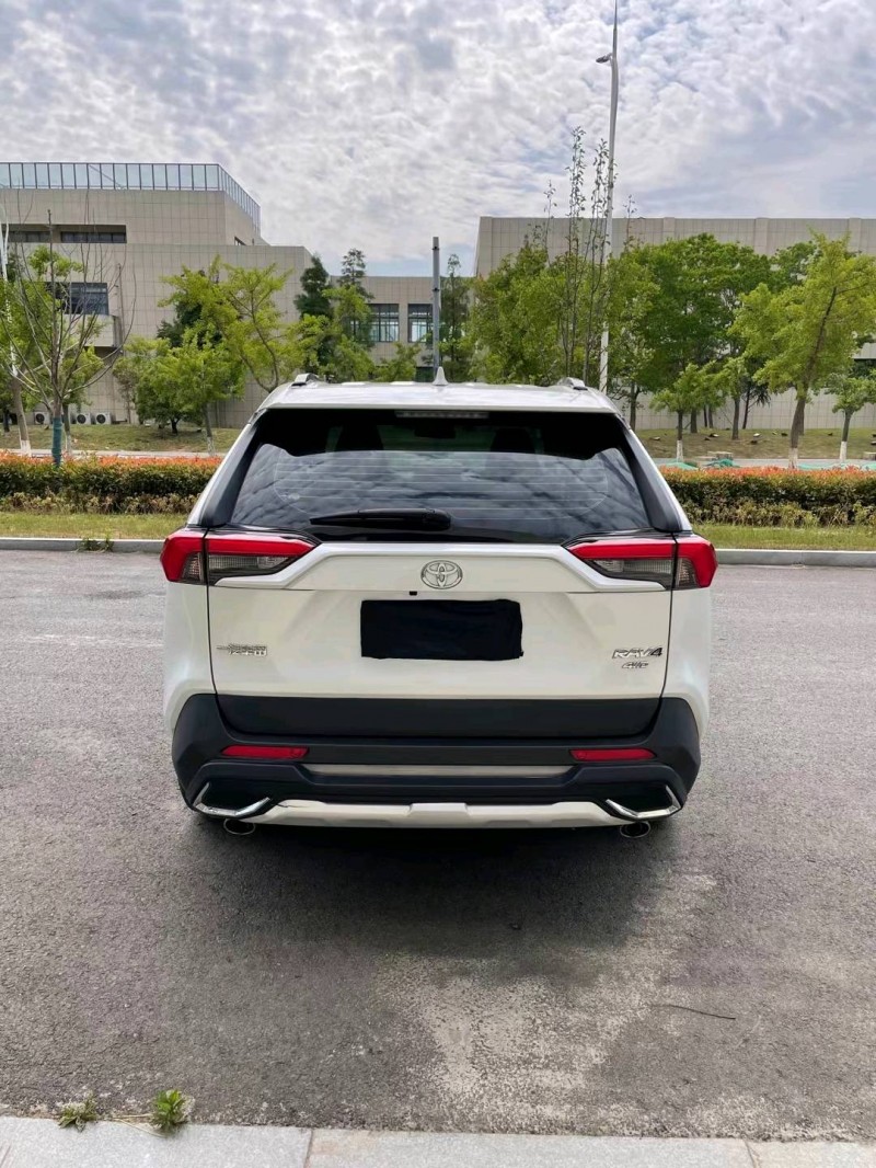 宿迁21年丰田RAV48