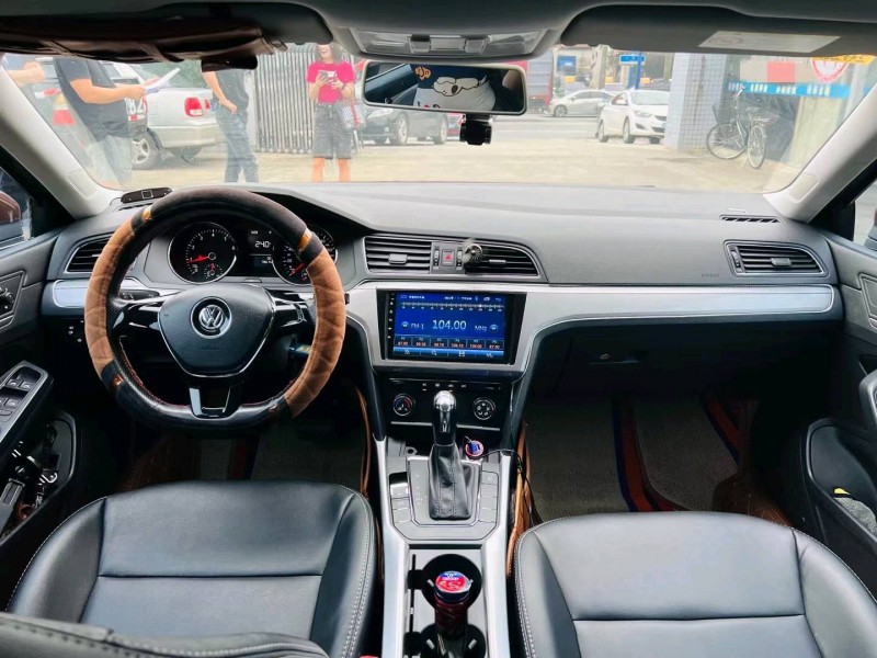 东莞15年大众凌渡3