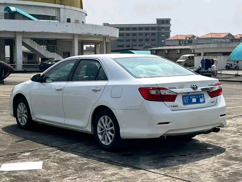 东莞13年丰田凯美瑞8