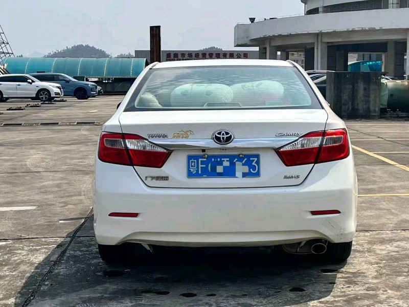东莞13年丰田凯美瑞9