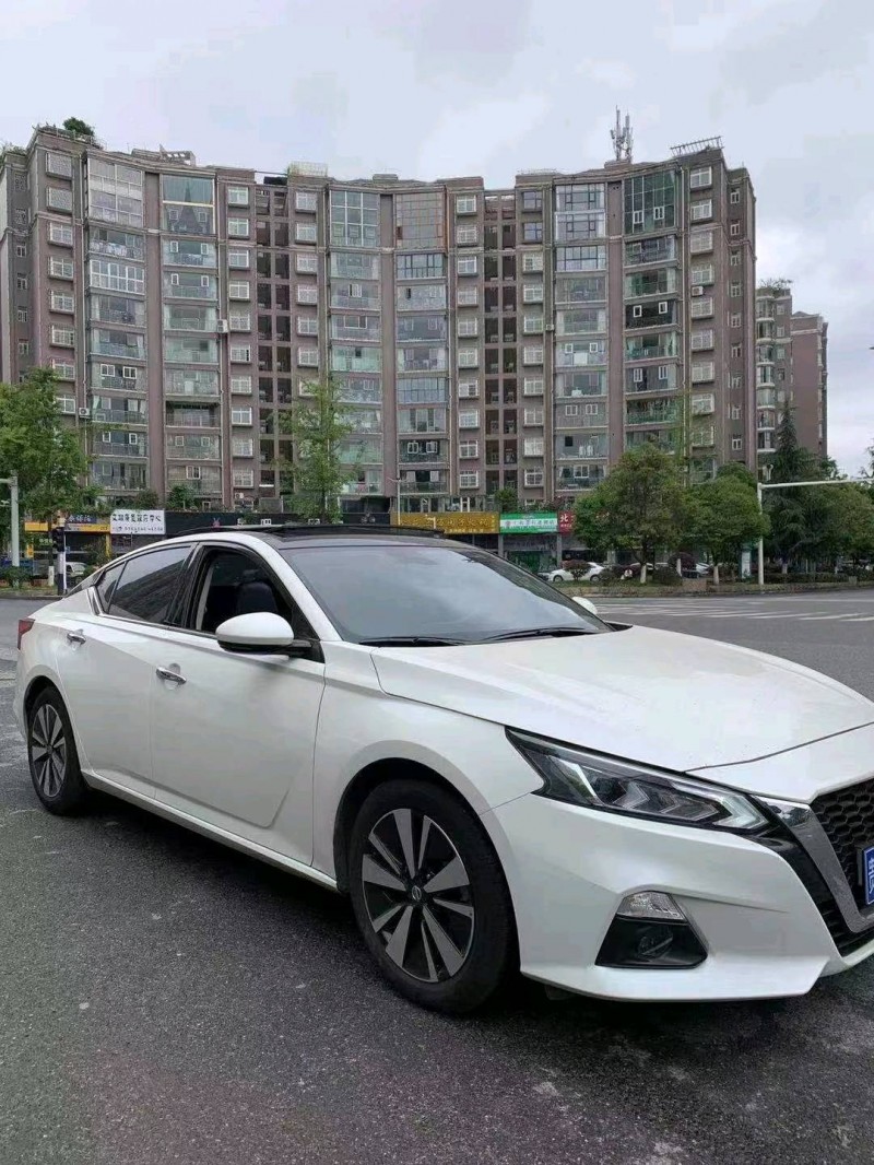 銅仁21年日產天籟3