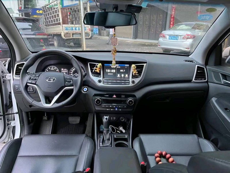 长沙18年现代途胜4