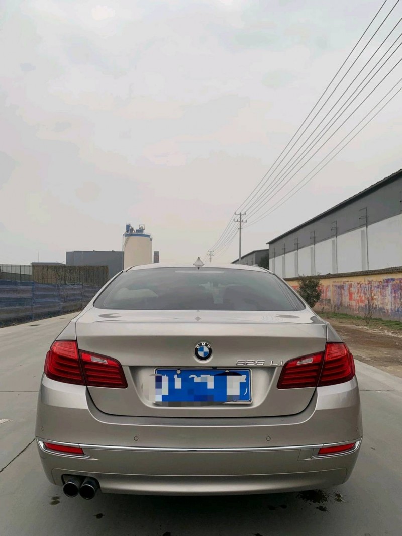 北京17年宝马5系9