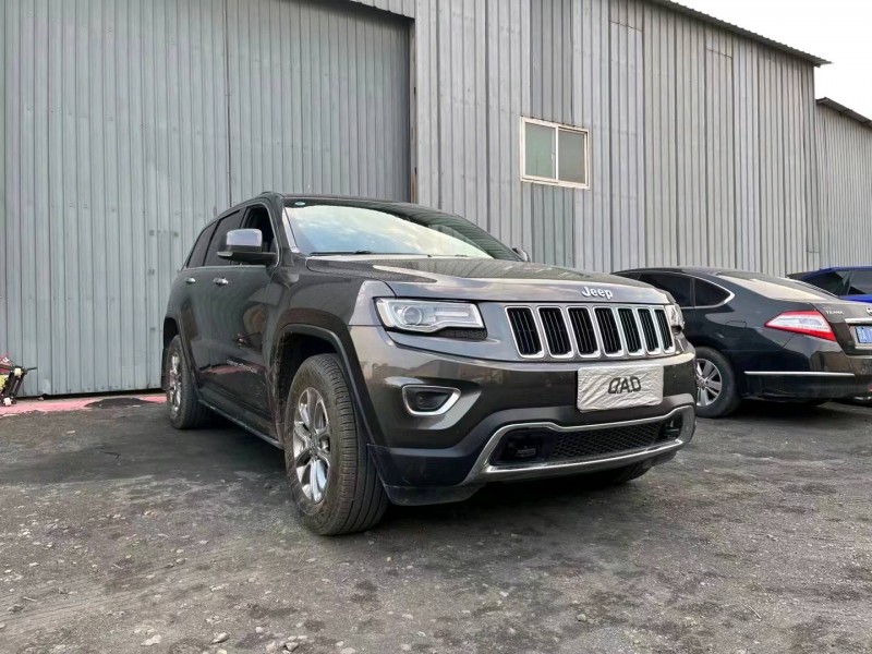 太原16年Jeep大切諾基9