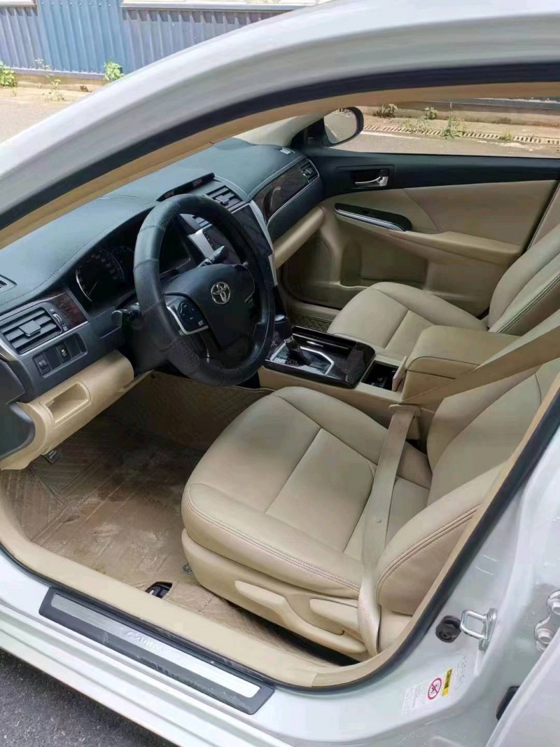 邵阳17年丰田凯美瑞3