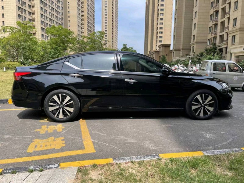 徐州21年日產天籟7
