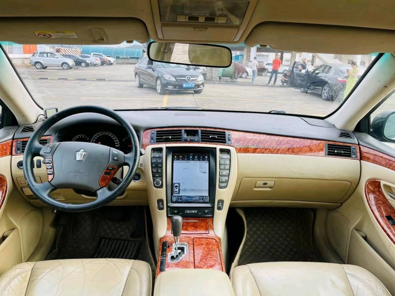 东莞06年丰田皇冠5