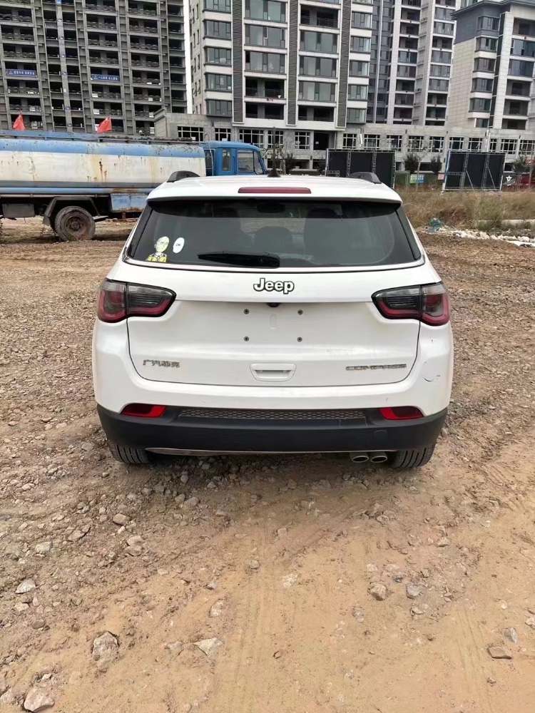 延安20年Jeep指南者6